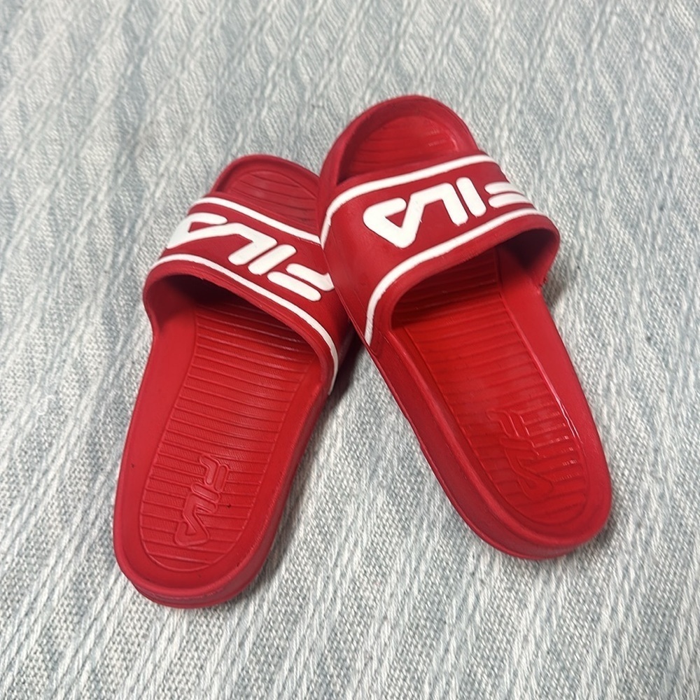 FILA - Picture 2 of 3